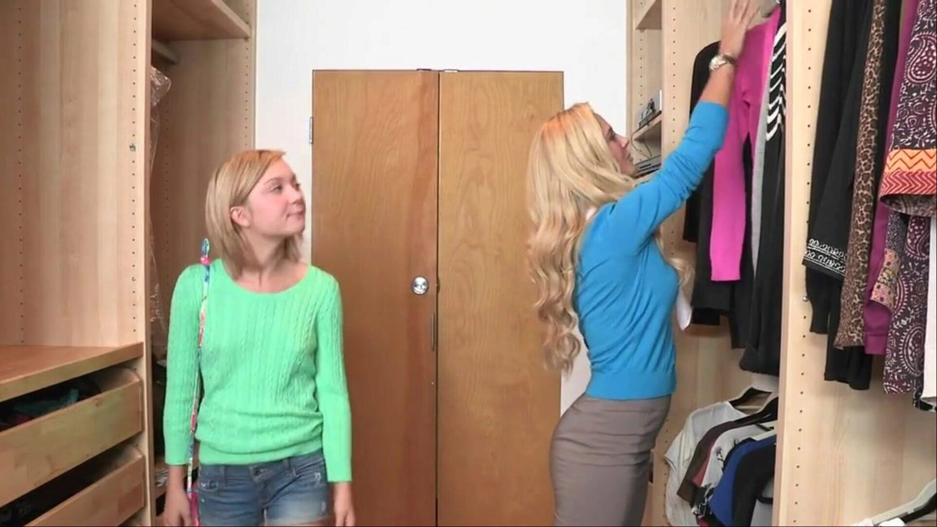 moms bang teens - dakota heeft wat quality time met milf - gratis pornovideo's - youporn watch moms bang teens - dakota heeft wat quality time met cougar online op youporn.com. youporn is de grootste amateurporno-clipwebsite met de beste selectie van gratis hoogwaardige filmscènes voor orale service. Geniet van onze hd-pornofilms op elk apparaat naar keuze!
